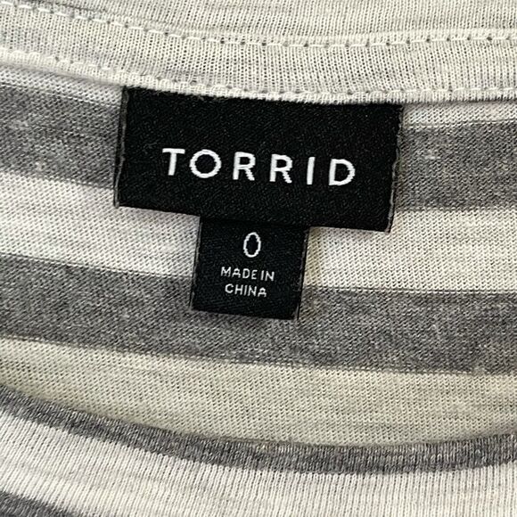 ❤️Torrid Be You Tiful Striped T-Shirt - Picture 2 of 4
